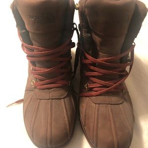 North Face brown waterproof boots 10.5 regular width